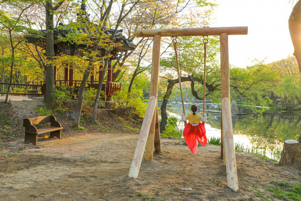 단오풍정 그네터. (사진=한국민속촌 제공)