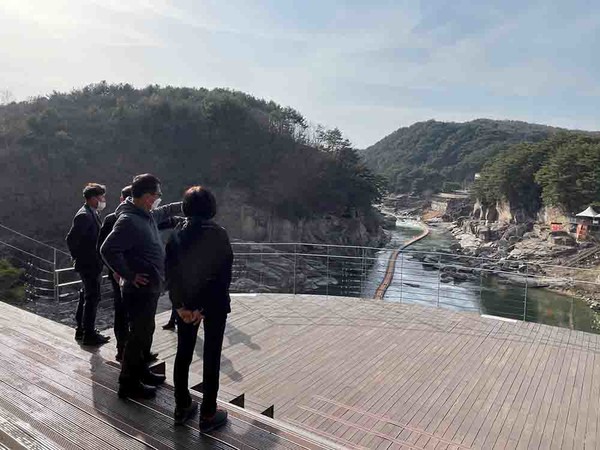 한탄강 주상절리길 사업 현장 컨설팅. (사진=경기도 제공)