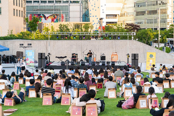 서울밤도깨비야시장 콘서트 풍경. (사진=서울시 제공) 