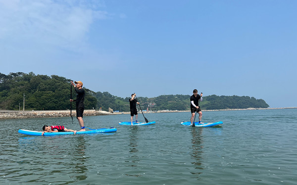 패들보드 체험. (사진=인천시 제공)